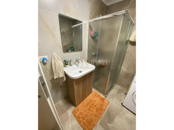 Tirane, shitet apartament 1+1 Kati 1, 42 m² 67.000 € (ali demi)