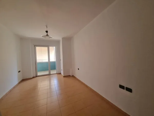 Tirane, shitet apartament 2+1+Aneks+Ballkon Kati 4, 150 m² 270.000 € (Bulv Bajram Curri)