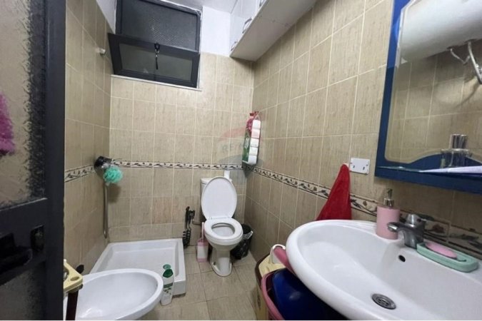 Tirane, jepet me qera apartament 2+1 , 85 m² 450 € (Apartament 2+1 me qira prane Concord, Rruga 5 Maji)