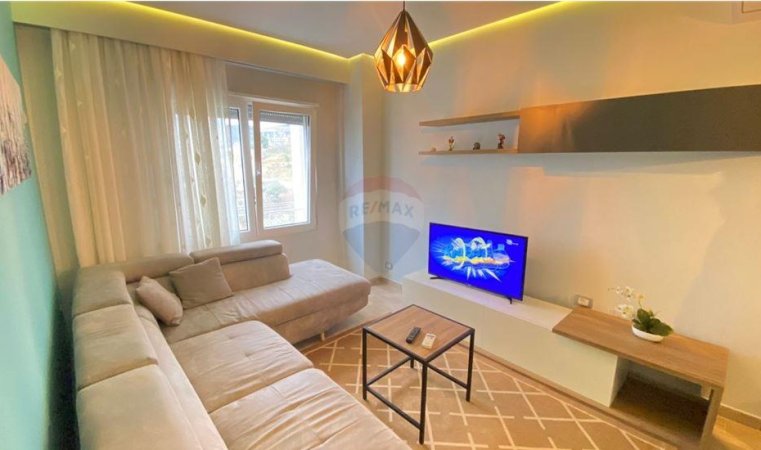 Tirane, jepet me qera apartament 2+1 Kati 3, 70 m² 500 € (kodra e diellit)