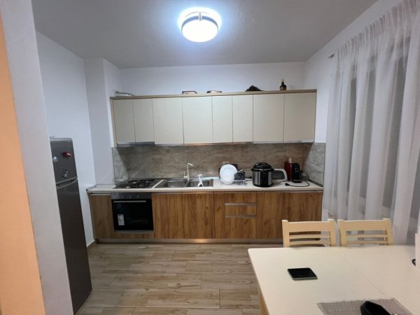 Tirane, jepet me qera apartament 1+1 Kati 1, 60 m² 500 € (Rruga 5 Maji)
