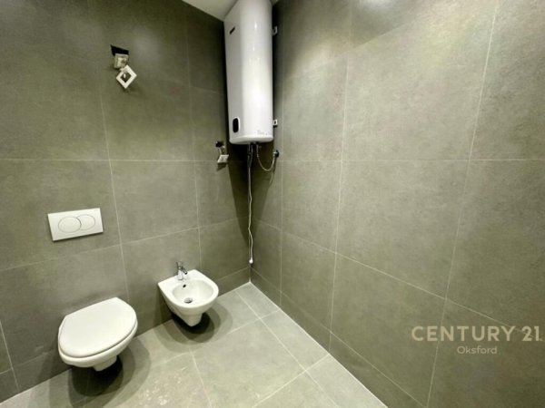 Tirane, shes apartament 2+1+2 , 133 m² 500.000 € (Liqeni i Tiranës)