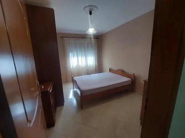 Tirane, jepet me qera apartament 2+1 Kati 7, 100 m² 450 € 