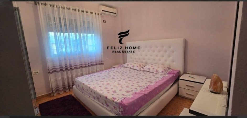 Tirane, jepet me qera apartament 1+1+Ballkon Kati 7, 55 m² 500 € (ISH PARKU)