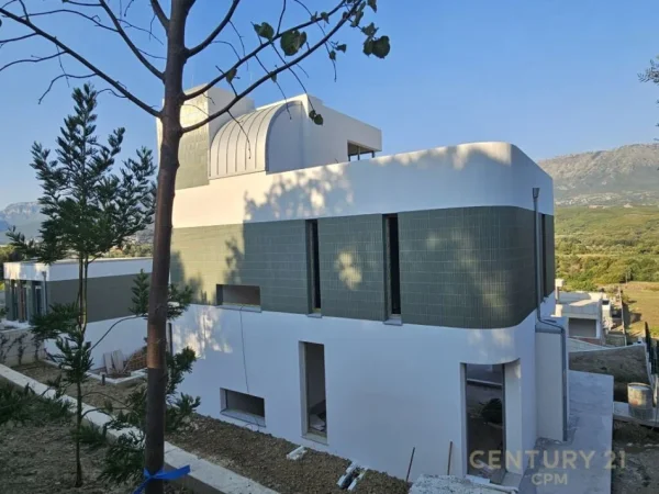 Tirane, shes Vile 3 Katshe Kati 3, 631 m² 385.000 € (Rruga e Agallareve)