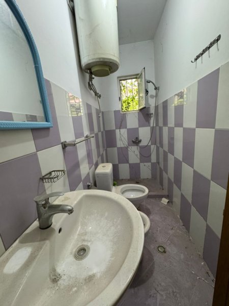 Durres, shitet apartament 2+1 Kati 1, 275 m² 130.000 € (lagja 5)