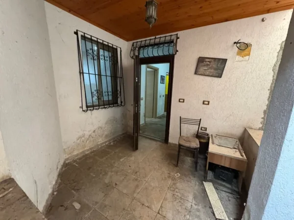 Durres, shitet apartament 2+1 Kati 1, 275 m² 130.000 € (lagja 5)