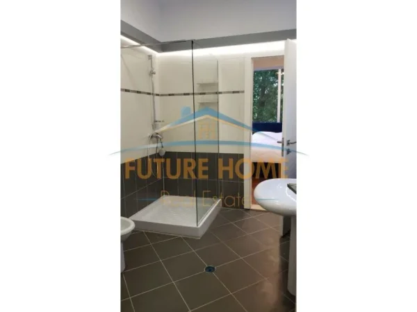 Tirane, shitet apartament 2+1+Ballkon Kati 1, 94 m² 185.000 € (Kopshti Zoologji)