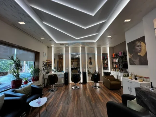 Tirane, jepet me qera ambjent biznesi Kati 0, 115 m² 2.500 € (JORDAN MISJA)