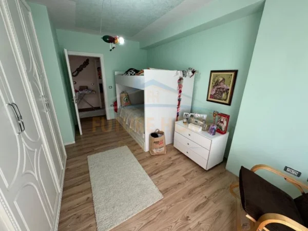 Durres, shitet apartament 2+1+Ballkon Kati 0, 136 m² 130.000 € (kopshti ivina ,durres)