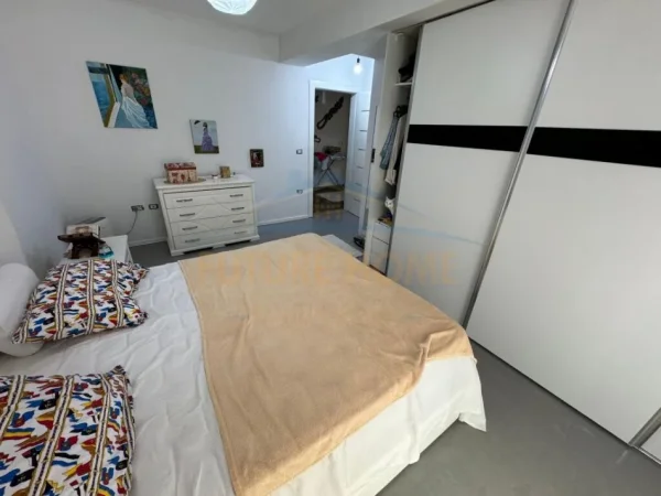 Durres, shitet apartament 2+1+Ballkon Kati 0, 136 m² 130.000 € (kopshti ivina ,durres)