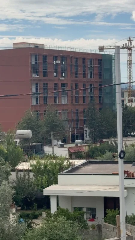 Tirane, shitet apartament 1+1+Ballkon Kati 2, 77 m² 73.000 € (Unaza E Madhe Paskuqan)