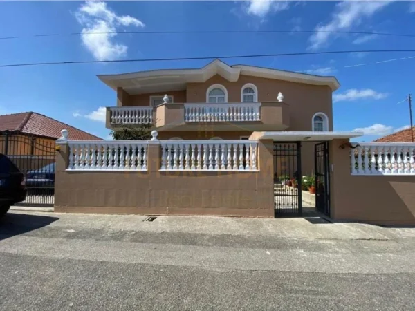 Durres, shitet Vile 2 Katshe Kati 2, 309 m² 190.000 € (manez, gjiri i lalzit)