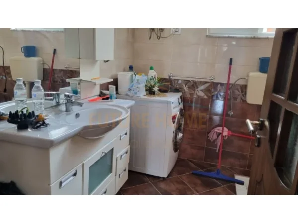 Durres, shitet Vile 2 Katshe Kati 2, 309 m² 190.000 € (manez, gjiri i lalzit)