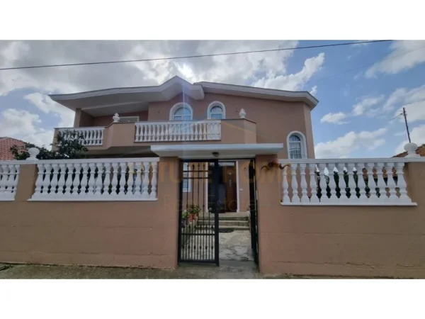 Durres, shitet Vile 2 Katshe Kati 2, 309 m² 190.000 € (manez, gjiri i lalzit)