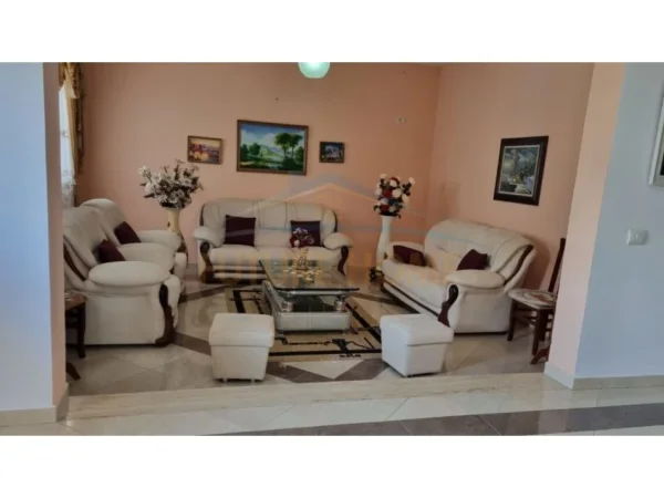 Durres, shitet Vile 2 Katshe Kati 2, 309 m² 190.000 € (manez, gjiri i lalzit)