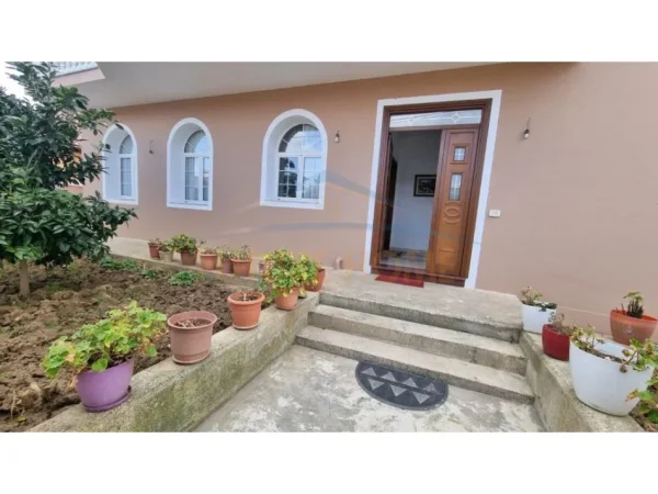 Durres, shitet Vile 2 Katshe Kati 2, 309 m² 190.000 € (manez, gjiri i lalzit)