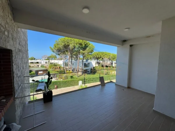 Durres, shitet apartament 1+1+Ballkon Kati 1, 83 m² 206.000 € (san pietro, gjiri i lalziy)