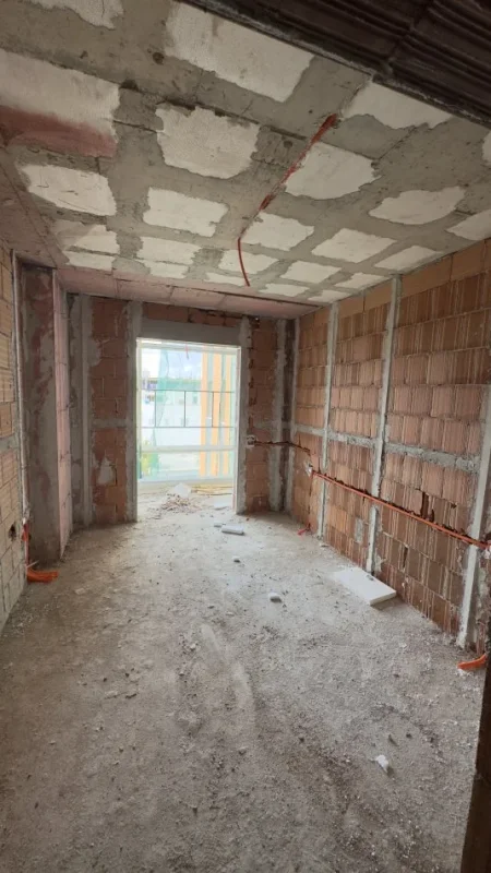 Tirane, shitet apartament 1+1+Ballkon Kati 3, 75 m² 71.402 € (Unaze e Madhe Paskuqan)