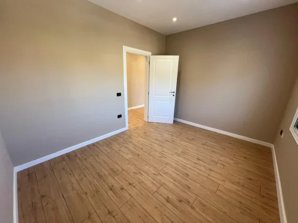 Vlore, shitet apartament 2+1 Kati 8, 117 m² 204.750 € (Lungomare) RV44894