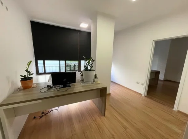 Tirane, jepet me qera apartament 1+1 Kati 1, 60 m² 550 € (Komuna e Parisit)