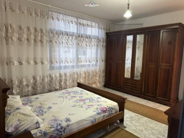 Tirane, jap me qera apartament 2+1 Kati 3, 95 m² 500 € (ish restorant durres)