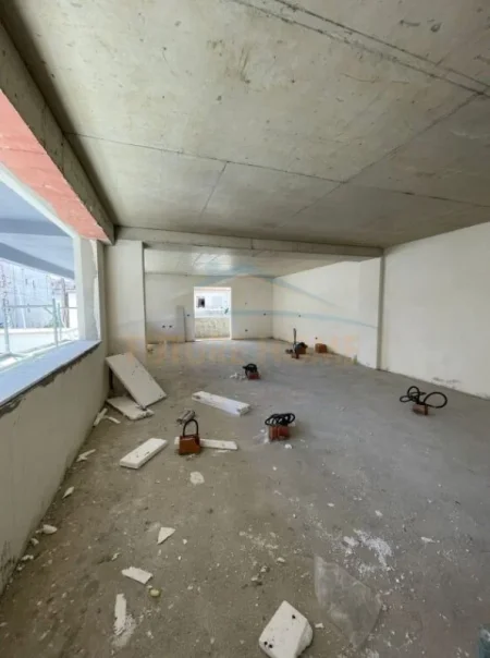 Tirane, shitet apartament 2+1 Kati 1, 105 m² 144.000 € (Rruga 5 Maji, Tiranë AREA44860)