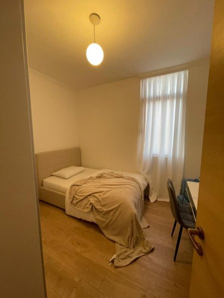Tirane, jepet me qera apartament 2+1 Kati 7, 107 m² 600 € (rruga e dibres)