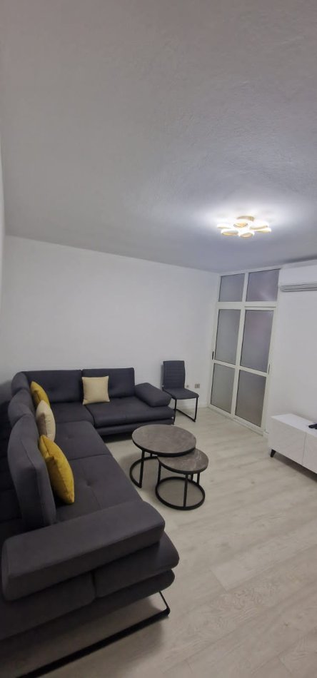 Tirane, jepet me qera apartament 1+1 Kati 6, 70 m² 635 € (komuna e parisit)