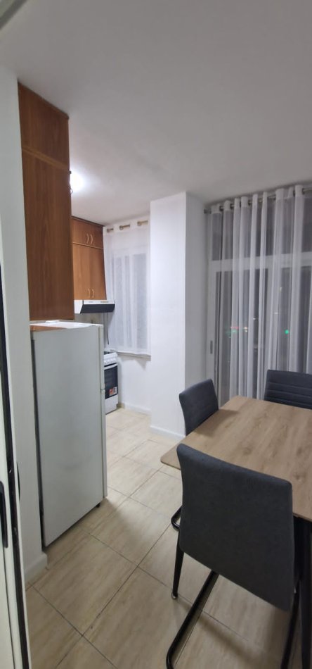 Tirane, jepet me qera apartament 1+1 Kati 6, 70 m² 635 € (komuna e parisit)