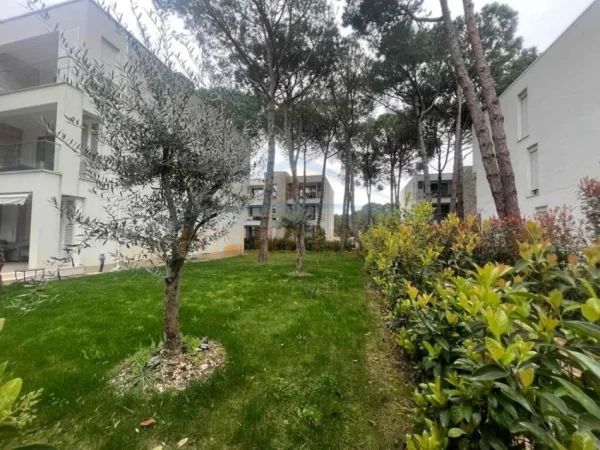 Durres, shitet apartament 2+1+Ballkon Kati 0, 90 m² 320.000 € (GJIRI I LALZIT,DURRES)