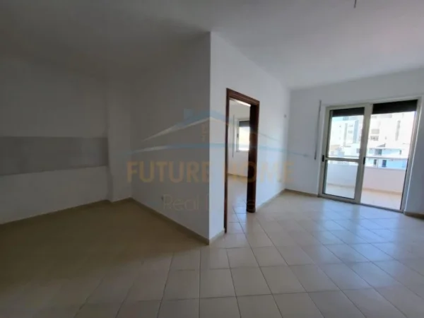 Durres, shitet apartament ne plazh 1+1 Kati 5, 83.000 € (PLAZH,ILIRIA,DURRES)