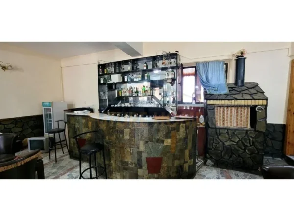 Korce, shitet hotel Kati 2, 370 m² 220.000 € (Km 4 Korçë - Bilisht)