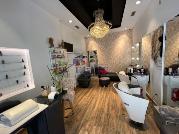 Tirane, jepet me qera ambjent biznesi Kati 0, 30 m² 600 € (Bar Univers, Astir)