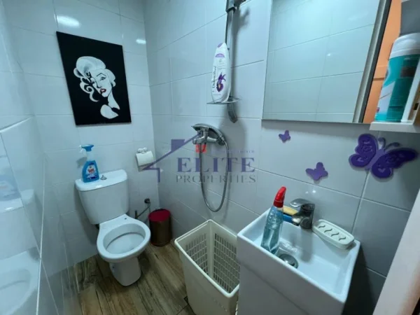 Tirane, jepet me qera ambjent biznesi Kati 0, 30 m² 600 € (Bar Univers, Astir)