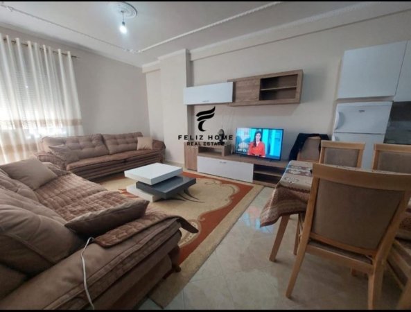 Tirane, jepet me qera apartament 1+1 Kati 2, 65 m² 500 € (QENDER)