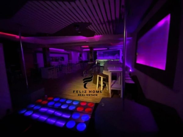 Tirane, jepet me qera dyqan Kati 1, 100 m² 800 € (ISH PARKU)