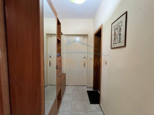 Tirane, jepet me qera apartament 2+1 Kati 2, 80 m² 600 € (Pazari i Ri)