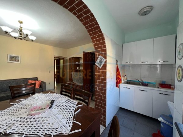 Tirane, jepet me qera apartament 2+1 Kati 2, 80 m² 600 € (Pazari i Ri)