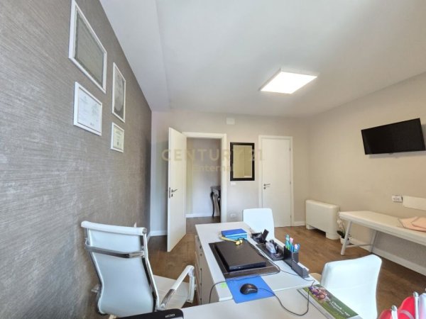 Tirane, jepet me qera apartament 2+1 Kati 5, 128 m² 2.000 € (Rruga Dervish Hima, Stadiumi Air ALBANIA)