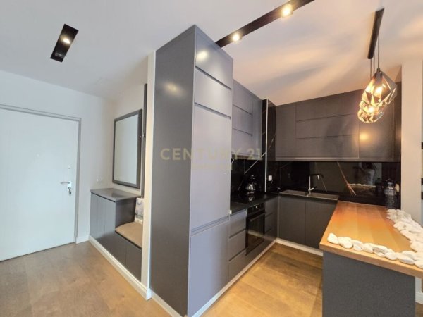 Tirane, jepet me qera apartament 2+1 Kati 5, 128 m² 2.000 € (Rruga Dervish Hima, Stadiumi Air ALBANIA)