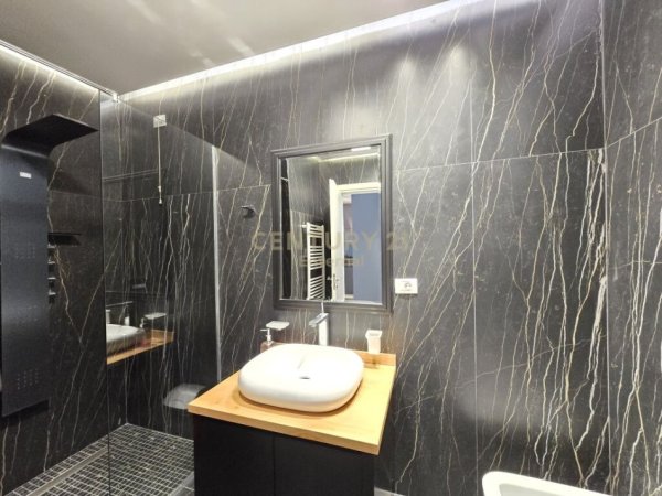 Tirane, jepet me qera apartament 2+1 Kati 5, 128 m² 2.000 € (Rruga Dervish Hima, Stadiumi Air ALBANIA)