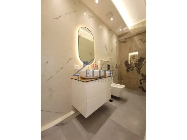 Tirane, shitet apartament 2+1+Ballkon Kati 7, 95 m² 210.000 € (Zogu i Zi)