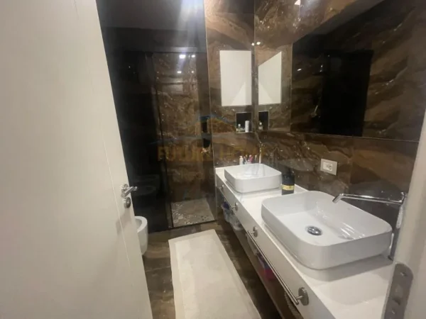 Tirane, shes apartament 2+1+Ballkon Kati 0, 116 m² 350.000 € (Liqeni Thate{+Post Parkimi)