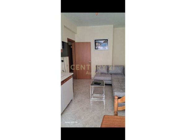 Vlore, jepet me qera apartament 2+1+Ballkon Kati 6, 81 m² 300 € (Rruga Haziz Xhyheri)