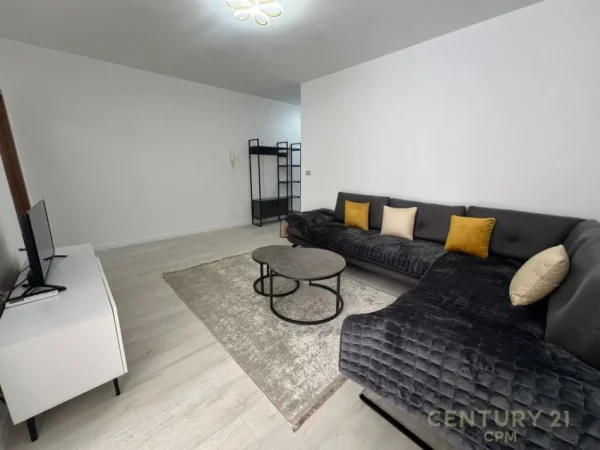 Tirane, jepet me qera apartament 1+1+Ballkon Kati 3, 60 m² 650 € (Komuna e Parisit, Tirane)