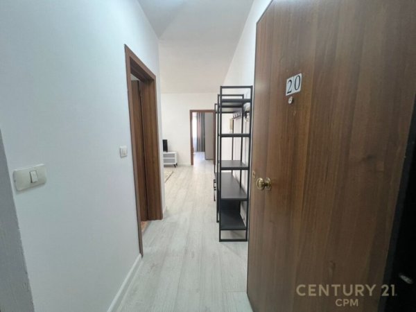 Tirane, jepet me qera apartament 1+1+Ballkon Kati 3, 60 m² 650 € (Komuna e Parisit, Tirane)