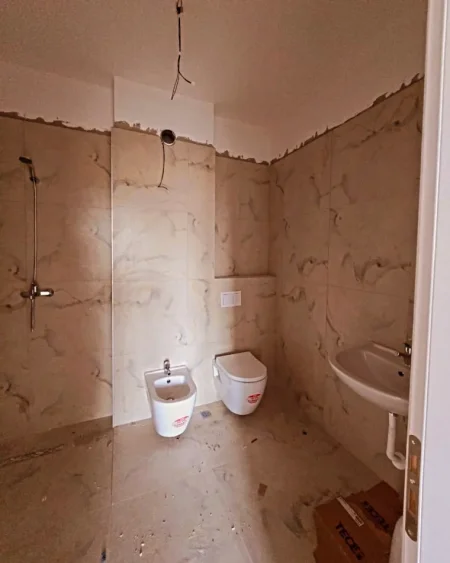 Tirane, shitet apartament 2+1 , 117 m² 244.000 € (Pazari i Ri)