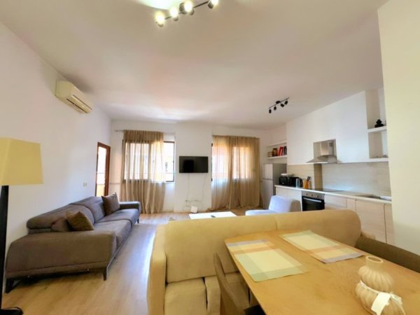 Tirane, shitet apartament 3+1 , 148 m² 350.000 € (Sheshi Skenderbej)