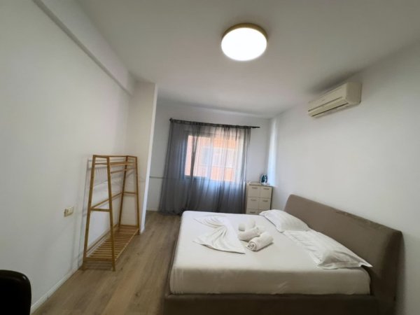 Tirane, shitet apartament 3+1 , 148 m² 350.000 € (Sheshi Skenderbej)